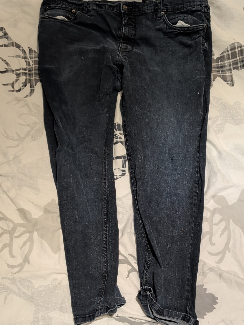 Relaxed Fit Men's Jeans in Deep Indigo